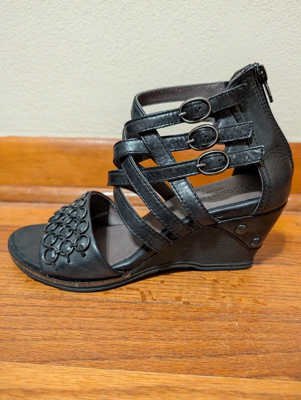 Bussola Black Vamp Rock Goth Chain Buckle Wedge Sandals